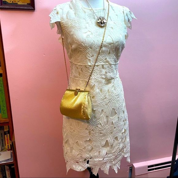 Romeo & Juliet Couture Dresses & Skirts - Romeo & Juliet Couture Antiqued White Lace Cut Out Bodycon Cocktail Dress